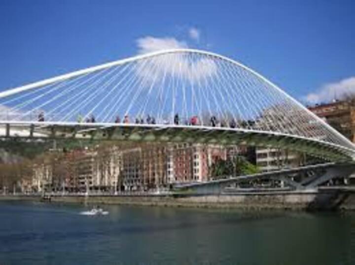 Apartamento Con Garaje Opcional Con 2 Banos Cerca Ayuntamiento Daire Bilbao Dış mekan fotoğraf