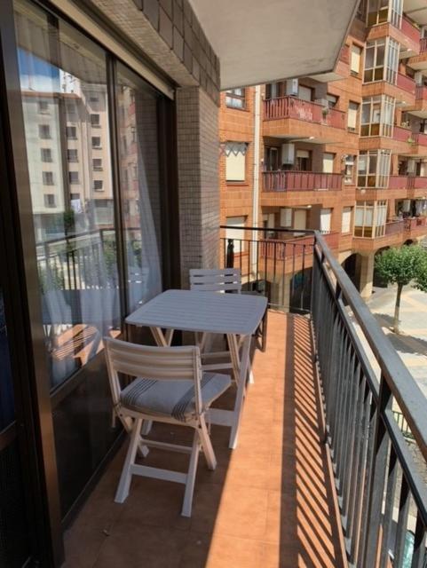 Apartamento Con Garaje Opcional Con 2 Banos Cerca Ayuntamiento Daire Bilbao Dış mekan fotoğraf